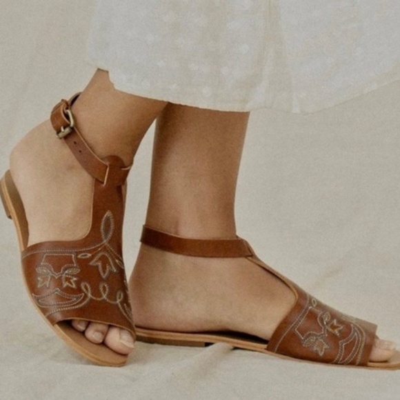 THE GREAT. Shoes - The GREAT brown leather western embroidered sandals size 7